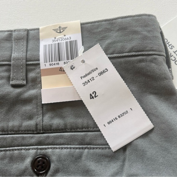 NWT LEVI STRAUSS DOCKERS MEN‎ SIZE 42 (42x9.5) GRAY SHORTS-STRETCH MID RISE (A4) - Picture 6 of 7